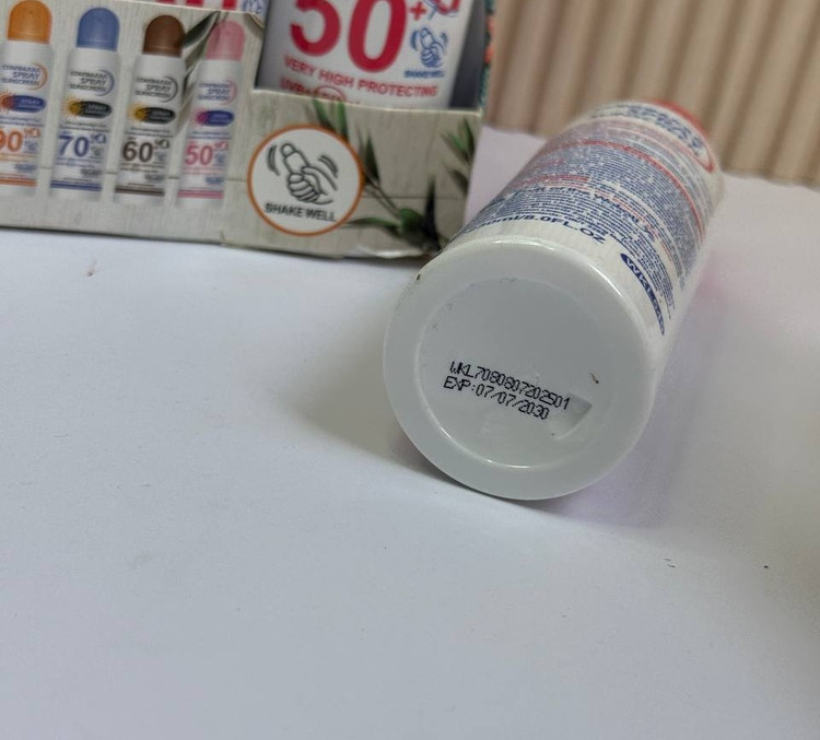 اسپری ضدآفتاب سفیدکننده SPF50