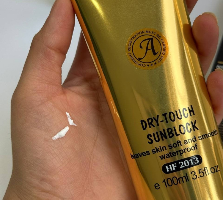 ضد آفتاب کلاژن SPF60 کد A وکالی WOKALI