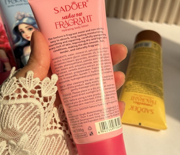 لوسیون بدن السا و آنا سادور SADOER