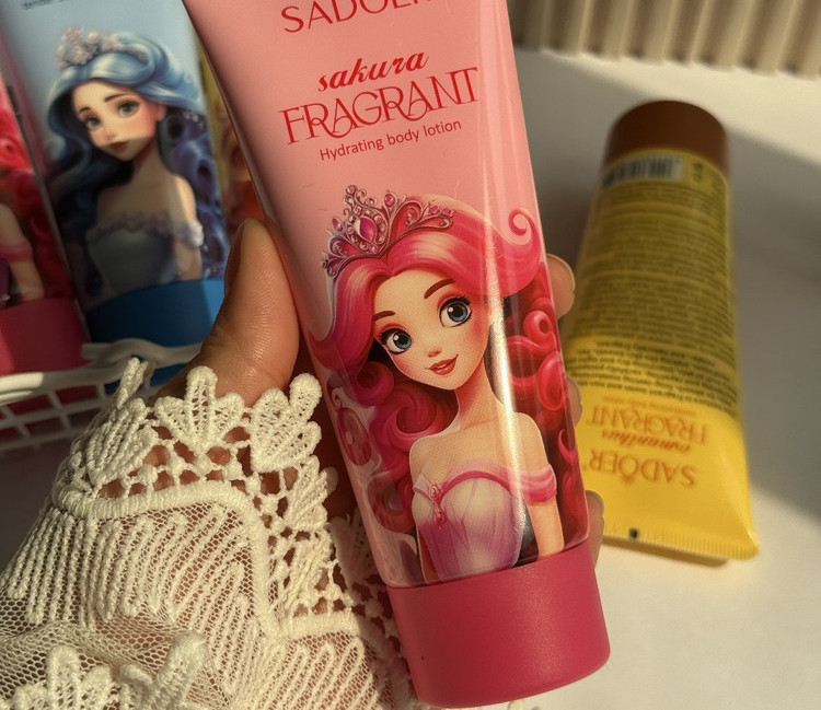 لوسیون بدن السا و آنا سادور SADOER